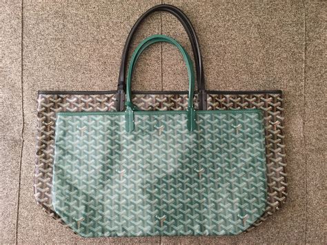 goyard gm vs pm|goyard saint louis tote price.